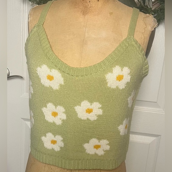 Altar’d State green with daisies knit cropped tank top. Large - Picture 1 of 6
